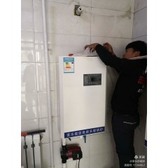 電采暖鍋爐：安裝10千瓦的微波電采暖鍋爐，可供100平米房屋取暖，4200元(免費保修10年）。現(xiàn)鉅惠安裝價3700元。每村三戶，數(shù)量有限，先購先得。